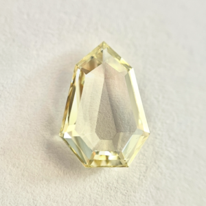 Shield shape N color Step cut diamond