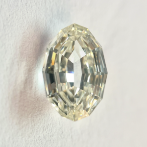 Oval shape I colour Step cut diamond