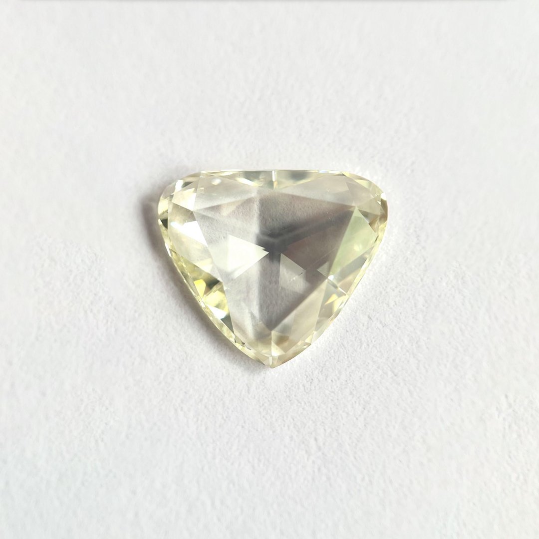 Heart shape M color Rose cut diamond