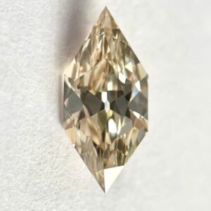 marqiuse-shape-lb-color-step-cut-diamond